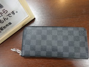 東京市場 盛岡店 Louis Vuitton LV ヴィトン ダミエ グラフィット ジッピー ウォレット サイフ 買取 です。