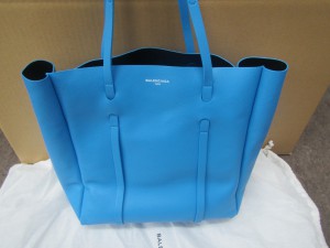 買取専門 東京市場 八戸売市店 ブランド バック バレンシアガ トート 買取 です。