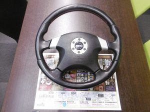 買取専門 東京市場 MEGAドン.キホーテ霧島隼人店 カー用品 日産 モモ ステアリングハンドル 買取しました。