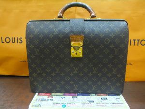 いづろ 中町 金生町 照国通り 東京市場 天文館 御着屋交番前店 ブランド ルイヴィトン バッグ 買取しました。