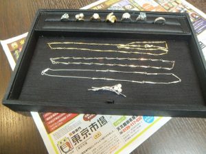 姶良市 買取専門 東京市場 姶良国道10号店 貴金属 金 プラチナ アクセサリー 買取しました。