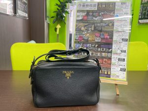 鹿児島市 買取専門 東京市場 天文館 地蔵角交番前店 ブランド プラダ バッグ 買取しました。