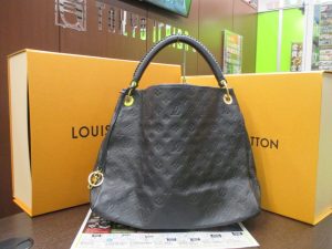 霧島市 買取専門 東京市場 ドンキホーテ霧島隼人店 ブランド ルイヴィトン バッグ 買取しました。