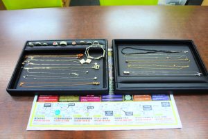 鹿児島市内 買取専門 東京市場 鹿児島中央店 貴金属 金 プラチナ アクセサリー 買取しました。