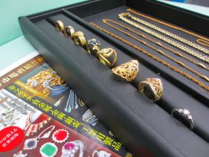 買取専門 東京市場 いづろ 照国通り 天文館 御着屋交番前店 貴金属 金 プラチナ 製品 買取しました。