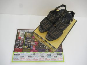 所沢市内！買取専門 東京市場 西武小手指駅北口タワーズ店 ブランド フェンディ サンダル シューズ 買取しました。