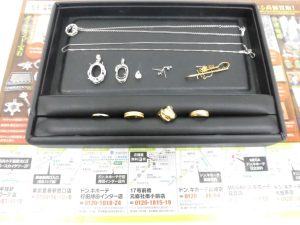 前橋市内 買取専門 東京市場 17号前橋元総社南小前店 貴金属 金 プラチナ 製品 買取しました。