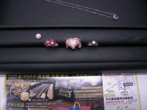 鹿児島市 買取専門 東京市場 天文館 地蔵角交番前店 プラチナ 金製品 買取しました。