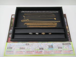 行田市内！買取専門 東京市場 ドンキ 行田持田インター店 貴金属 金 プラチナ アクセサリー 買取しました。