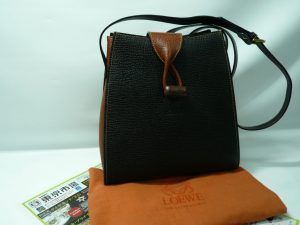 鹿児島市内 買取専門 東京市場 鹿児島中央店 ブランド ロエベ ショルダーバッグ 買取しました。