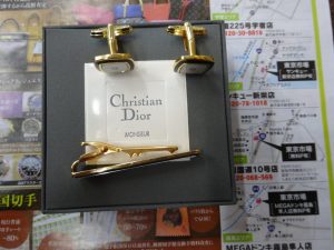 姶良市 買取専門 東京市場 姶良国道10号店 ブランド クリスチャンディオール ネクタイピン カフス 買取しました。