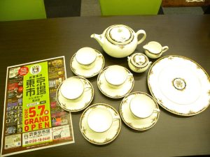 富山 魚津 高岡 射水 掛尾 砺波 41号線 買取専門 東京市場 ドンキホーテ富山店 ブランド 食器 買取しました。