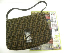 金沢市内 買取専門 東京市場 メガドンキラパーク金沢店 ブランド フェンディ バッグ 買取しました。