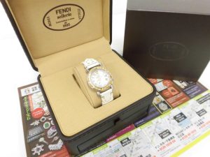 前橋市内 買取専門 東京市場 17号前橋元総社南小前店 ブランド フェンディ 腕時計 買取しました。