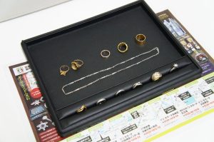 行田市内！買取専門 東京市場 ドンキ 行田持田インター店 貴金属 金 プラチナ アクセサリー 買取しました。