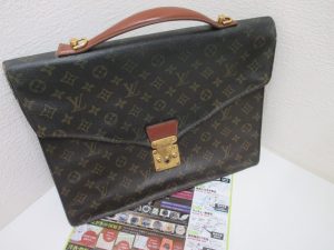 鹿児島 買取専門 東京市場 サンキュー新栄店 ブランド Louis Vuitton ルイヴィトン バック 買取しました。