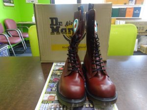 姶良市 買取専門 東京市場 姶良国道10号店 ドクターマーチン ホールブーツ 買取しました。