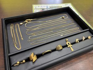 鹿児島市 買取専門 東京市場 天文館 地蔵角交番前店 金 製品 買取しました。