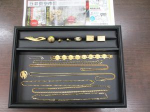 買取専門 東京市場 いづろ 照国通り 天文館 御着屋交番前店 貴金属 金 プラチナ 製品 買取しました。