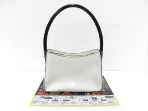 前橋市内 買取専門 東京市場 17号前橋元総社南小前店 ブランド プラダ バッグ 買取しました。