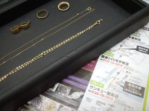 鹿児島市 買取専門 東京市場 サンキュー新栄店 貴金属 金 プラチナ アクセサリー 買取しました。