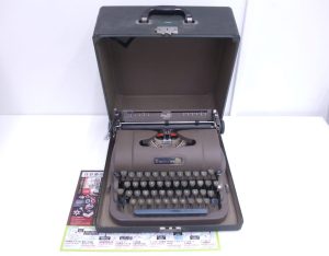 町田市 相模原市 買取専門 東京市場 町田駅前コビルナ店 アンダーウッド タイプライター 買取しました。