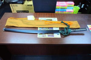 鹿児島市内 買取専門 東京市場 鹿児島中央店 骨董 芸術品 居合刀 買取しました。