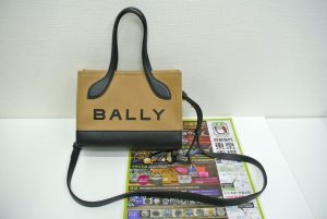 金沢市内 買取専門 東京市場 メガドンキラパーク金沢店 ブランド バリー バッグ 買取しました。