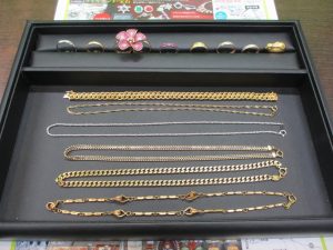 買取専門 東京市場 いづろ 照国通り 天文館 御着屋交番前店 貴金属 金 プラチナ 製品 買取しました。