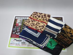 行田市、熊谷市近隣！買取専門 東京市場 ドンキ 行田持田インター店 ブランド スカーフ おまとめ 買取しました。