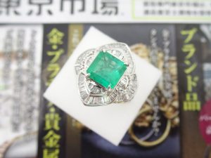町田市 相模原 買取専門 東京市場 町田駅前コビルナ店 貴金属 プラチナ リング エメラルド 買取しました。