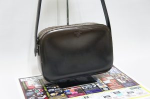 行田市内、熊谷市近隣！買取専門 東京市場 ドンキ 行田持田インター店 ブランド プラダ ショルダーバッグ 買取しました。