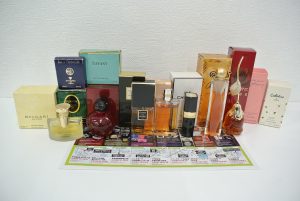 前橋市内 買取専門 東京市場 17号前橋元総社南小前店 ブランド 香水 買取しました。