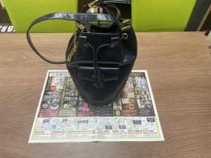 鹿児島市 買取専門 東京市場 サンキュー新栄店 ブランド イヴサンローラン レザーショルダーバッグ 買取しました。