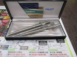 霧島市 買取専門 東京市場 ドンキホーテ霧島隼人店 雑貨 パイロット 万年筆＆ボールペンセット 買取しました。