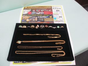 買取専門 東京市場 いづろ 照国通り 天文館 御着屋交番前店 貴金属 金 プラチナ製品 買取しました。