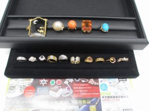 買取専門 東京市場 いづろ 照国通り 天文館 御着屋交番前店 貴金属 金 プラチナ製品 買取しました。