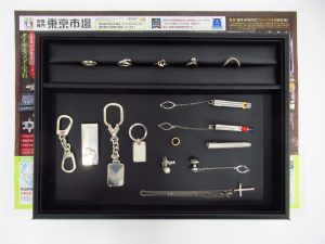 町田市内！ 買取専門 東京市場 町田駅前コビルナ店 貴金属 シルバーアクセサリー タイピン リング 他 買取しました