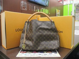 霧島市 買取専門 東京市場 ドンキホーテ霧島隼人店 ブランド ルイヴィトン バッグ 買取しました。