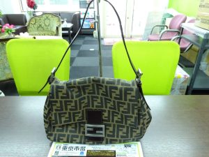 鹿児島市内 買取専門 東京市場 鹿児島中央店 ブランド フェンディ バッグ 買取しました。