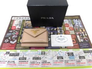 前橋市内 買取専門 東京市場 17号前橋元総社南小前店 ブランド プラダ 財布 買取しました。