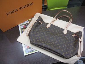 いづろ 中町 金生町 照国通り 東京市場 天文館 御着屋交番前店 ブランド ルイ・ヴィトン バッグ 買取しました。