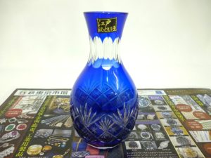 高崎市内 買取専門 東京市場 ドンキホーテ 高崎店 江戸被せ切子 徳利 買取しました。
