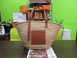 いづろ 中町 金生町 照国通り 東京市場 天文館 御着屋交番前店 ブランド ロエベ バッグ 買取しました。