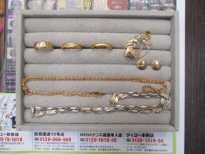 霧島市 買取専門 東京市場 ドンキホーテ霧島隼人店 貴金属 金 プラチナ 製品 買取しました。