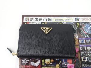 町田市 相模原市 出張買取 高価買取 買取専門 東京市場 町田駅前コビルナ店 ブランド プラダ ラウンドファスナー 財布 買取しました。
