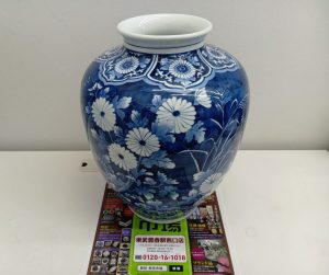 春日部市内！買取専門 東京市場 東武豊春駅西口店 有田焼 染付壺 花瓶 買取しました。