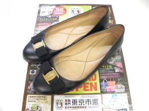 金沢市内 買取専門 東京市場 金沢中央郵便局前店 ブランド フェラガモ シューズ 買取しました。