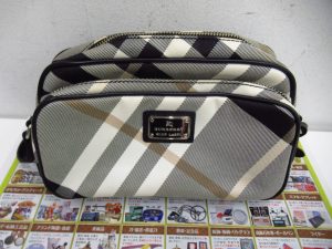 町田市 相模原市 出張買取 高価買取 買取専門 東京市場 町田駅前コビルナ店 ブランド バーバリー アクセサリーポーチ ノバチェック 買取しました。
