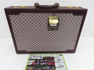 所沢 入間 狭山 日高 秩父 東村山 買取専門 東京市場 西武小手指駅北口タワーズ店 ピエールバルマン ロック付きアタッシュケース 買取しました。